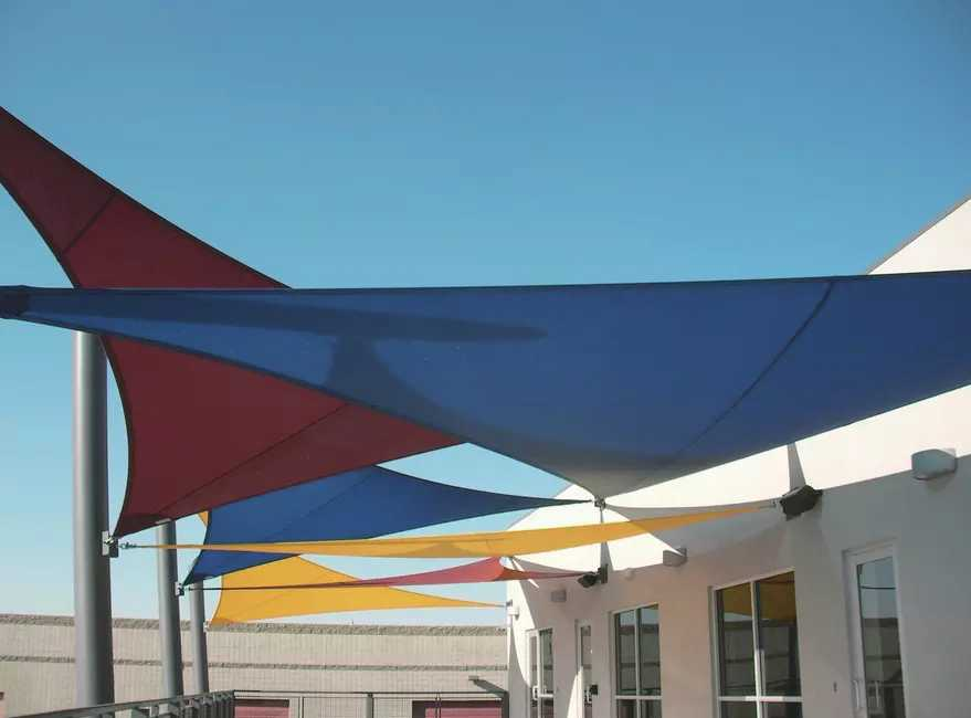 WATERPROOF SHADE SAIL